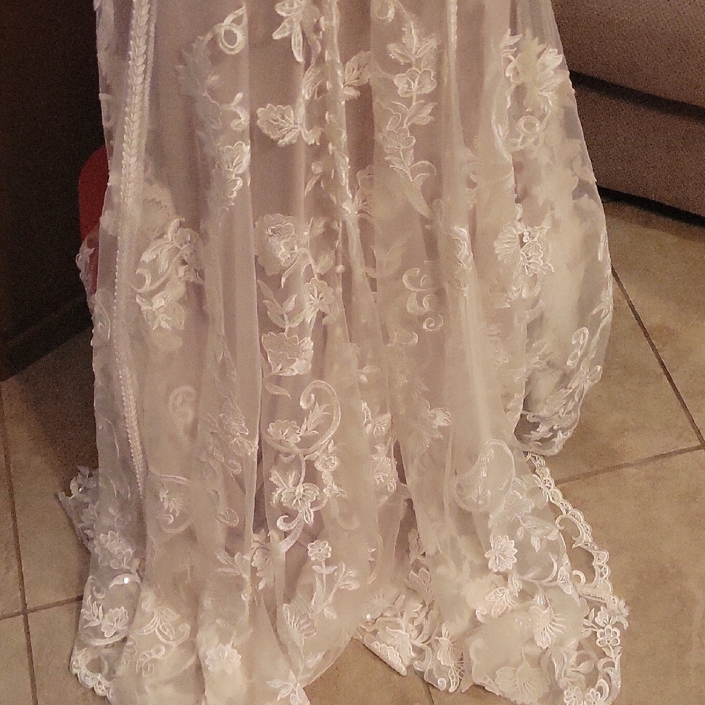 Allure Bridals White Sheath Wedding Dress with Sweetheart Neckline - Picture 7 of 16